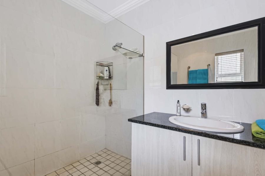  Bedroom Property for Sale in Twin Rivers Western Cape